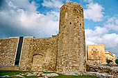 Tarragona - Torre de les Monges e la Muralleta (XIV secolo) con l'ingresso al sito archeologico. 